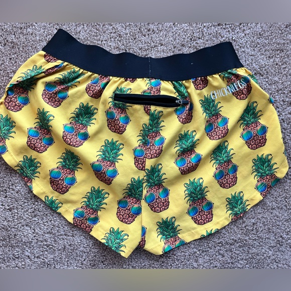 Chicknlegs Yellow Pineapple Running Shorts Women’s XS - Picture 2 of 4